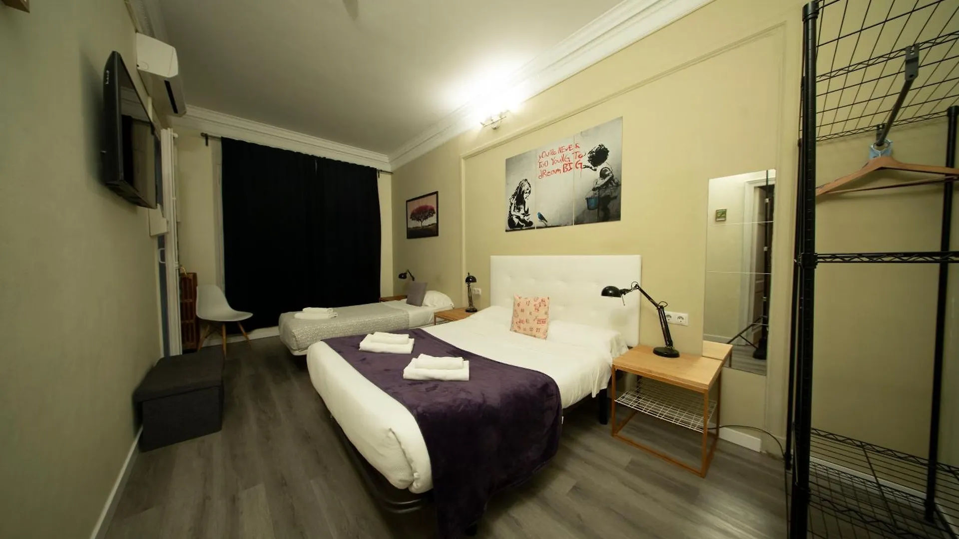 Wow Hostel Barcelona España