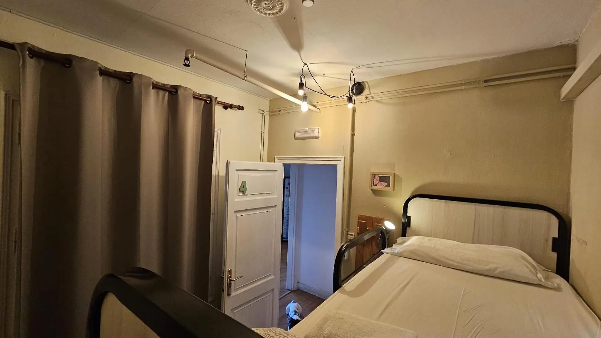Wow Hostel Barcelona Spain