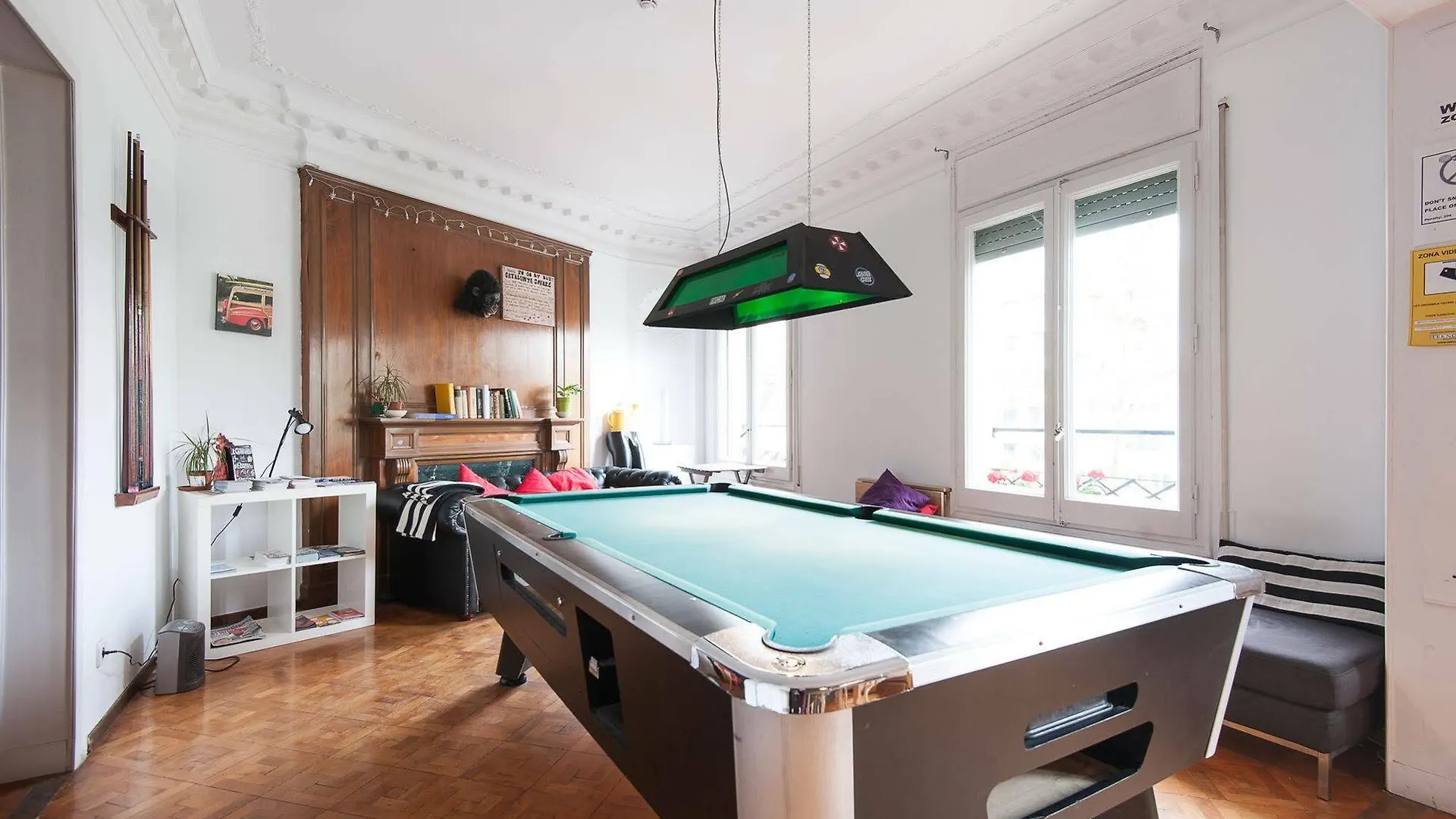 Wow Hostel Barcelona Spain