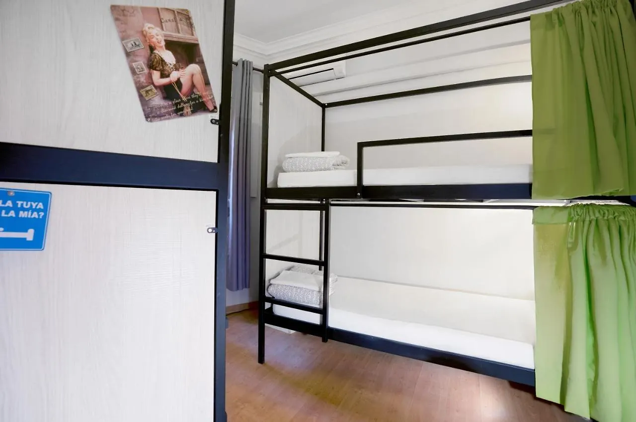 Wow Hostel Barcelona 0*,  Spain