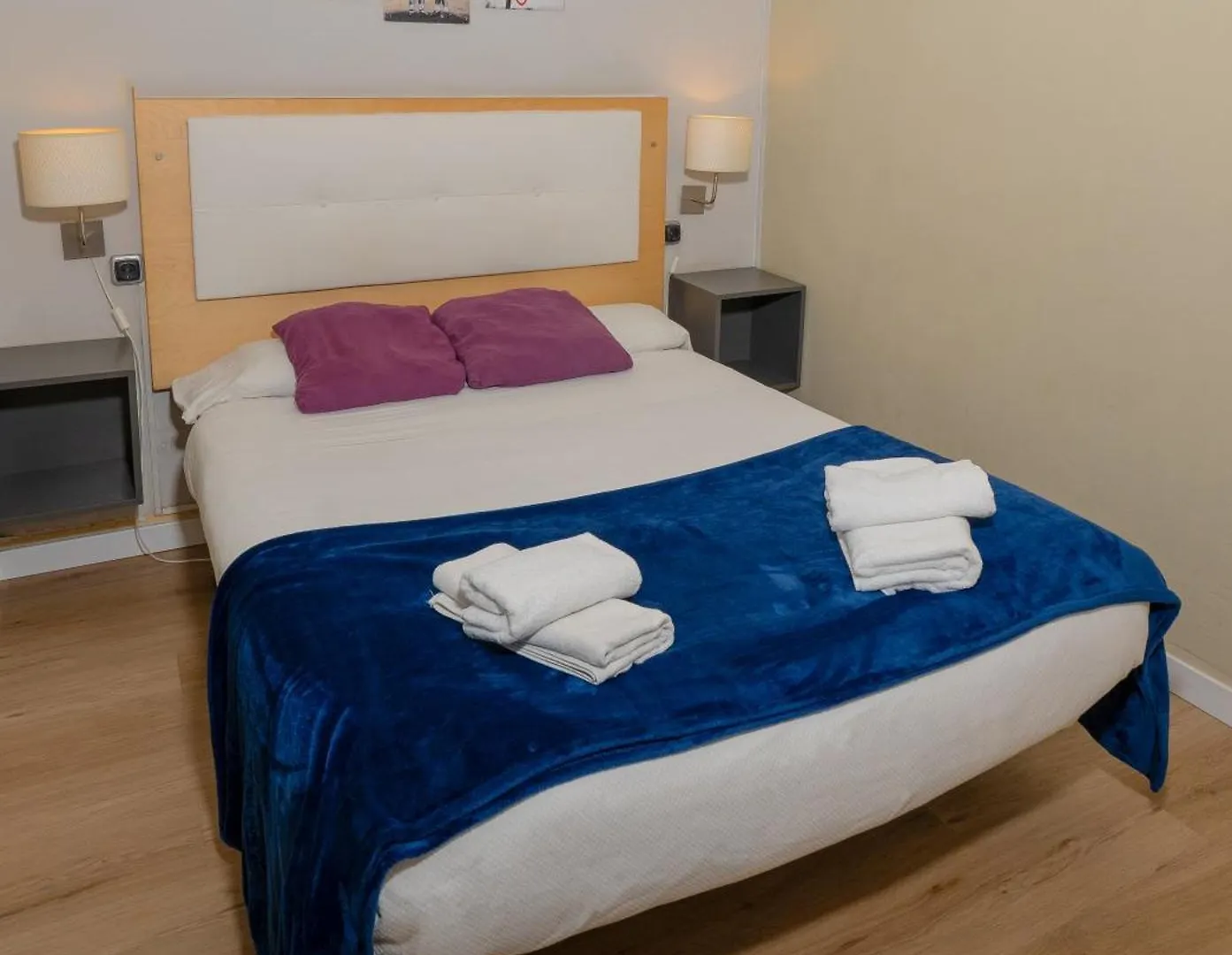 Wow Hostel Barcelona Spain